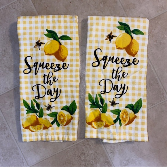 Truly Lou Hand Towels - Picture 1 of 3